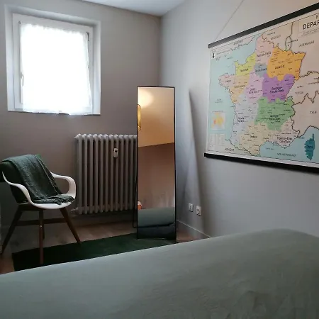Appartement Au Pied De La Cathedrale De Beauvais Apartment *